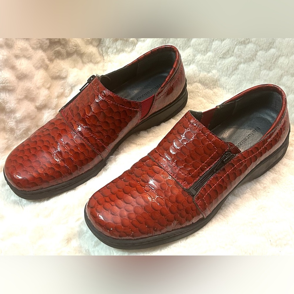 Naturalizer Clarissa Red Patent Leather Croc Slip on Loafer women’s size 10.5M - Picture 2 of 13